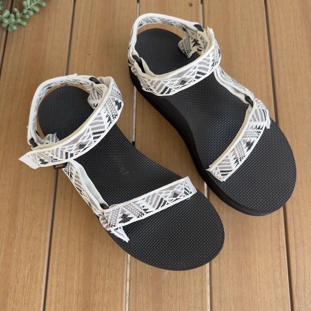 Teva Flatform Universal Sandals Women’s US 10 Black Tribal Platform Hook Loop
